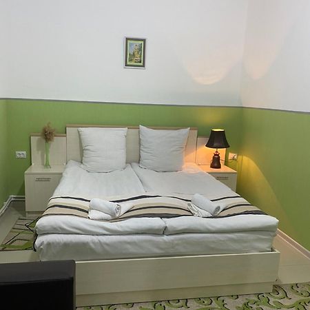 Lind Guest House B&B 久姆里 外观 照片