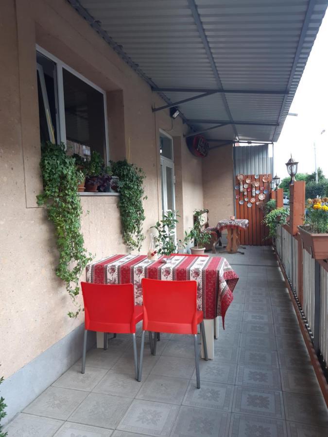 Lind Guest House B&B 久姆里 外观 照片